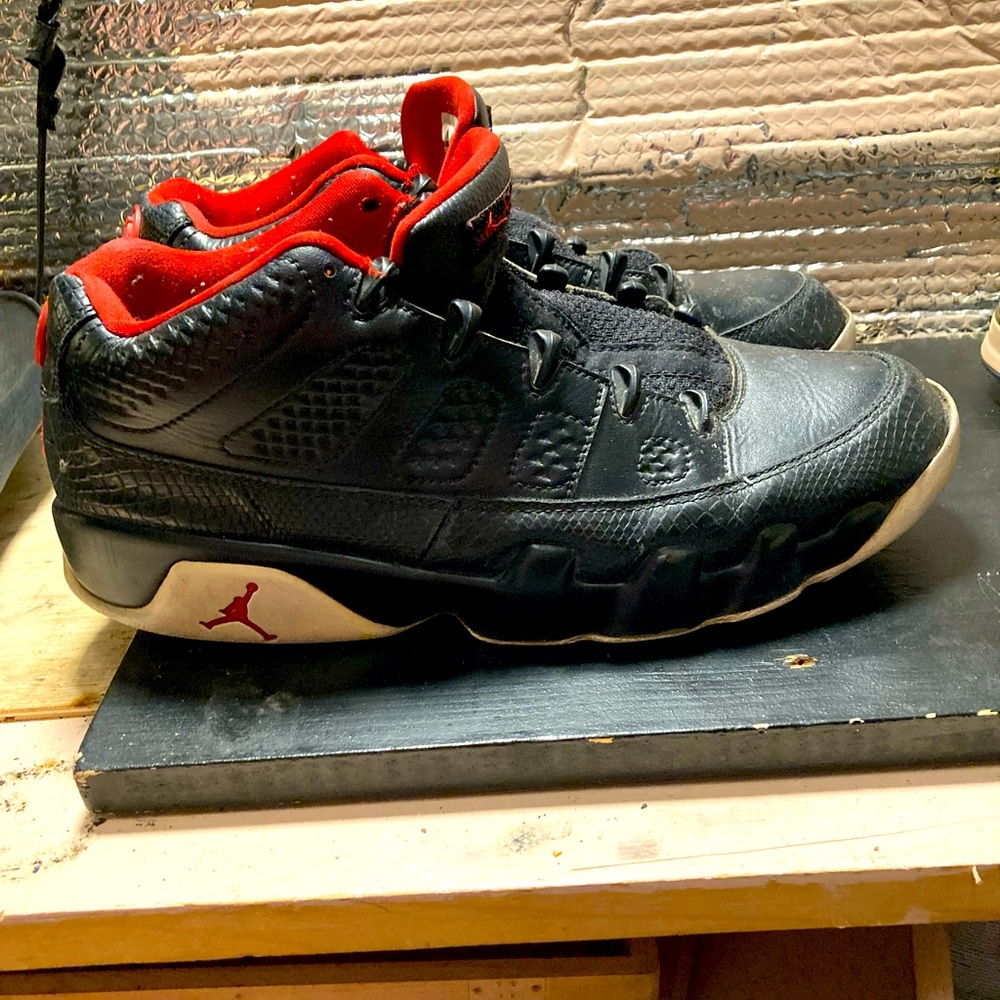 Jordan 9 low size 10 .5